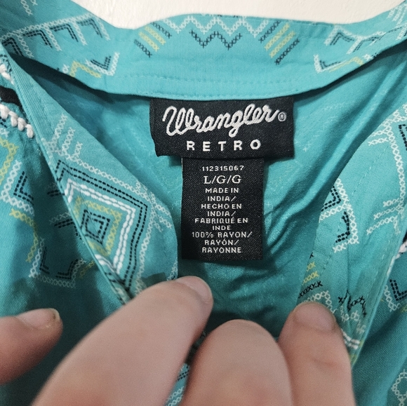 Wrangler Retro Teal Aztec Print Blouse! - Picture 2 of 4